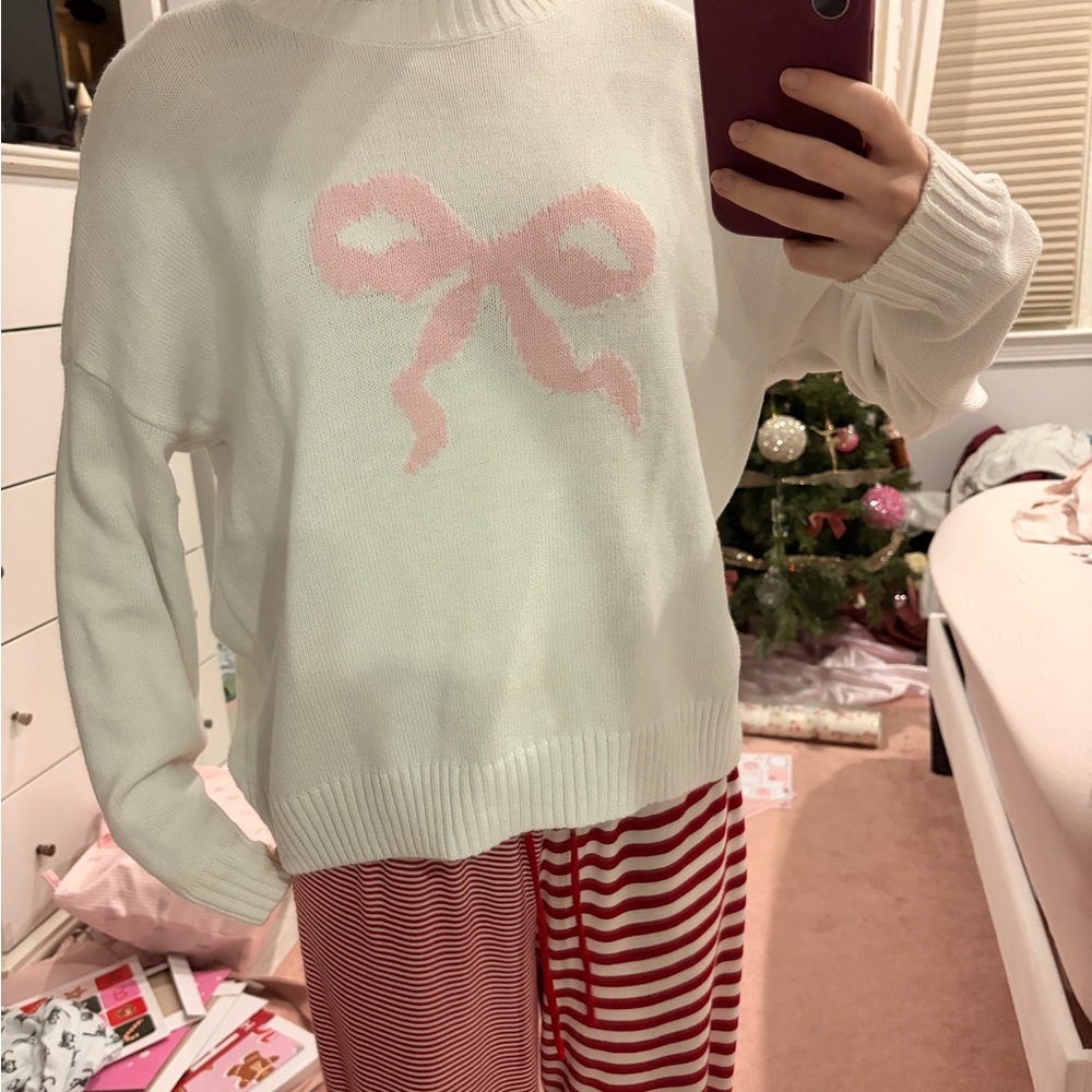 Hollister White Sweater with Pink Bow
